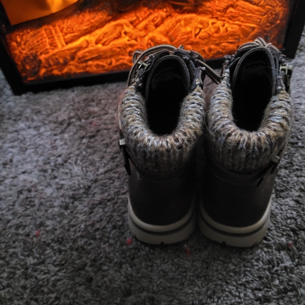 Cliffs Shoes - Picture 2 of 2
